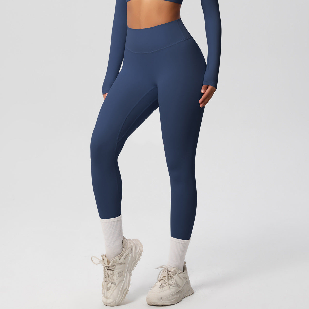 Yoga pants set for women in a solid color