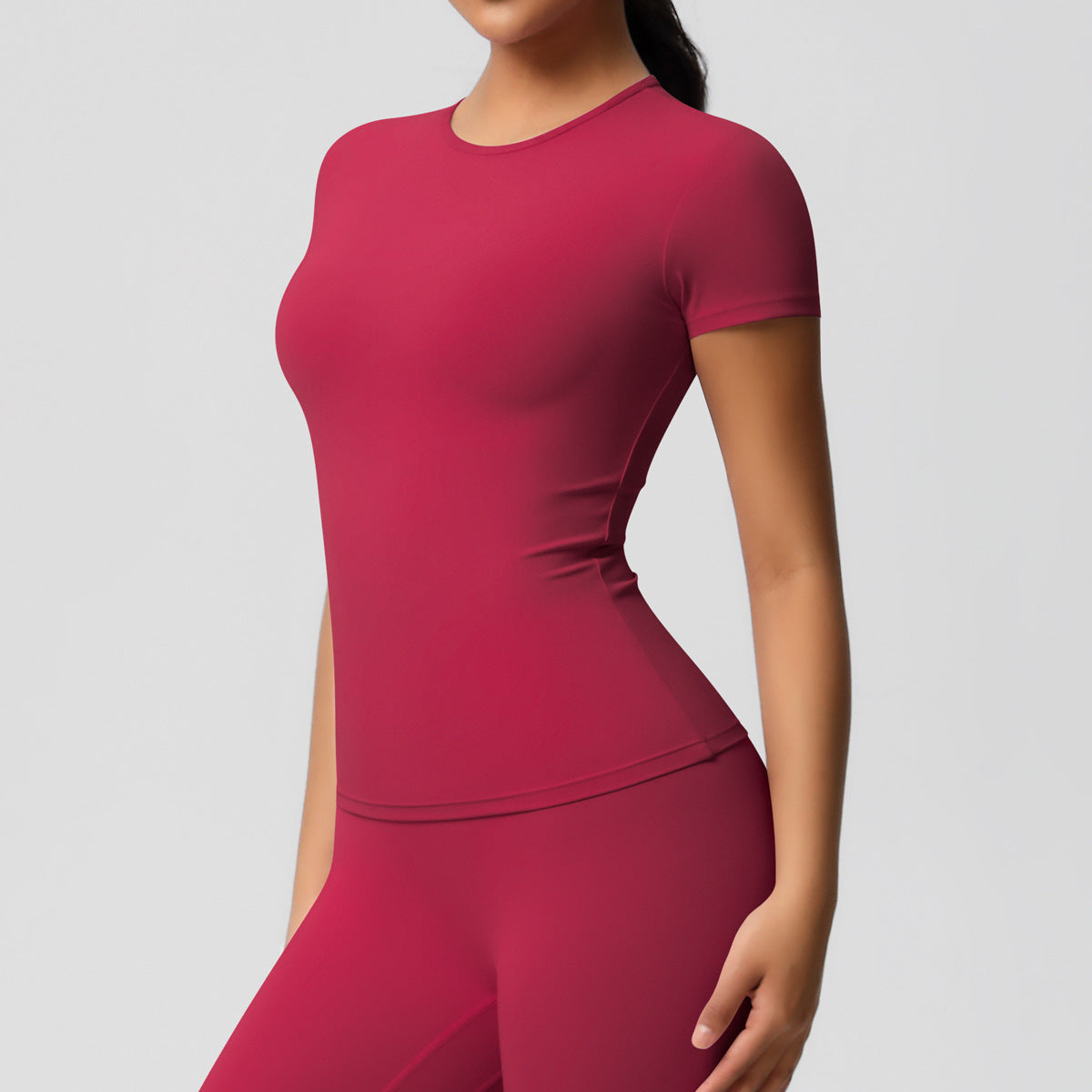 Yoga pants set for women in a solid color