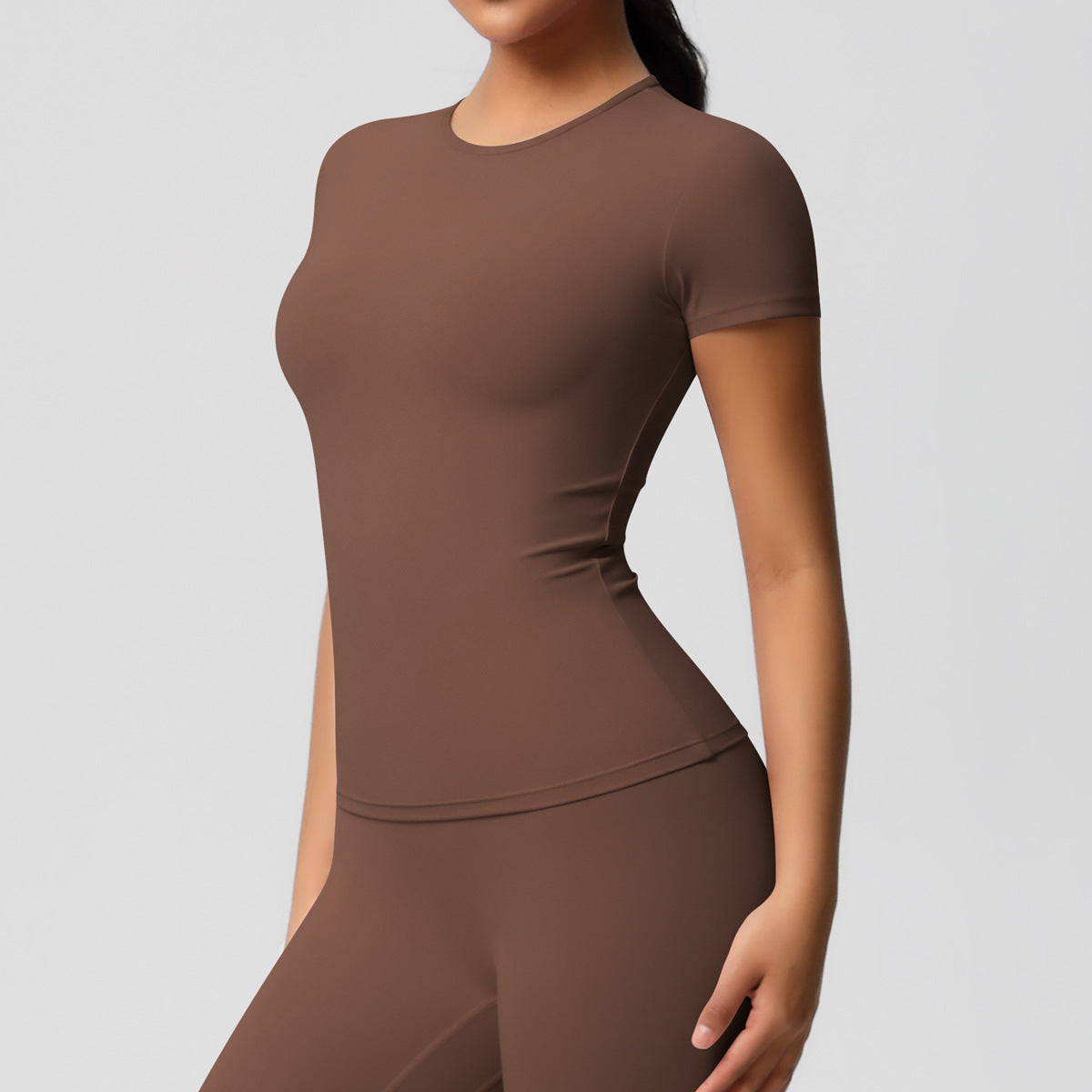 Yoga pants set for women in a solid color