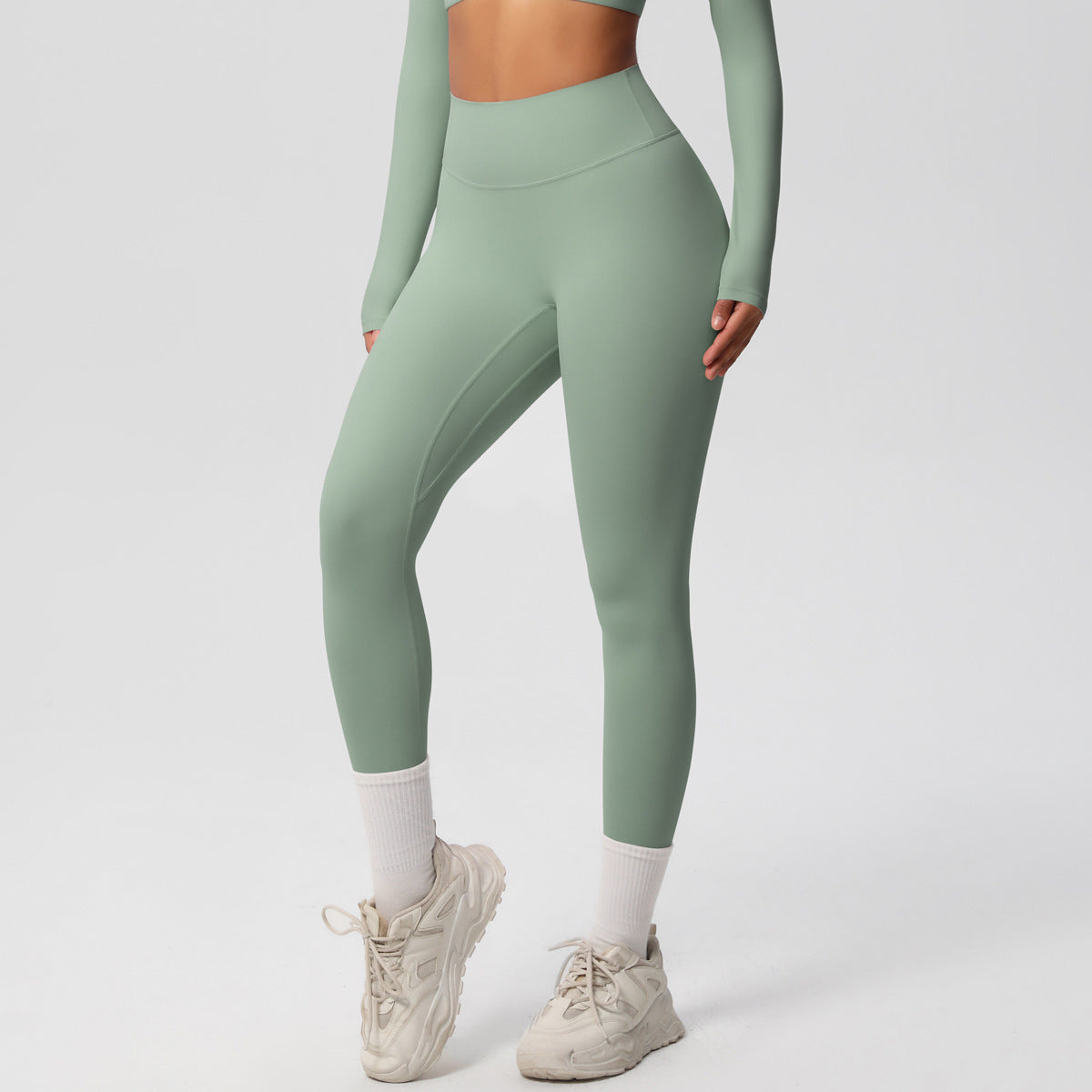Yoga pants set for women in a solid color