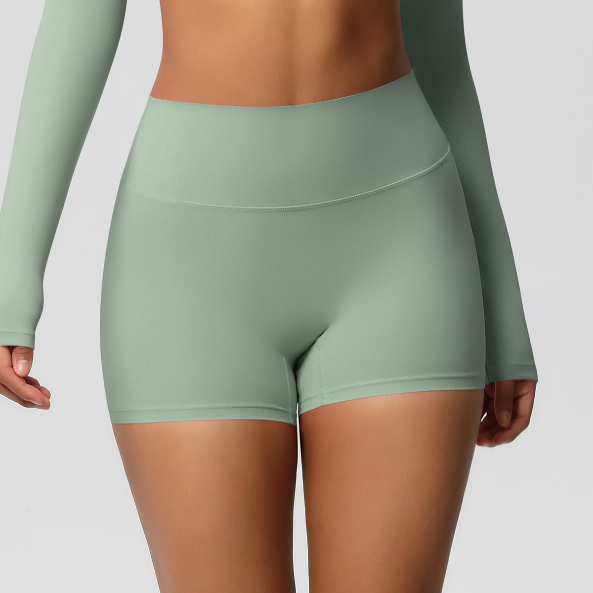 Yoga pants set for women in a solid color