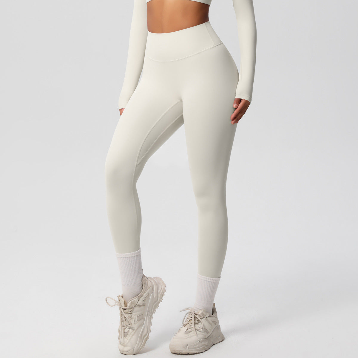 Yoga pants set for women in a solid color