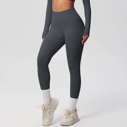 Yoga pants set for women in a solid color