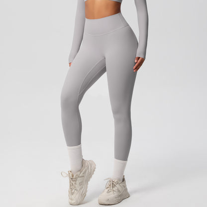 Yoga pants set for women in a solid color