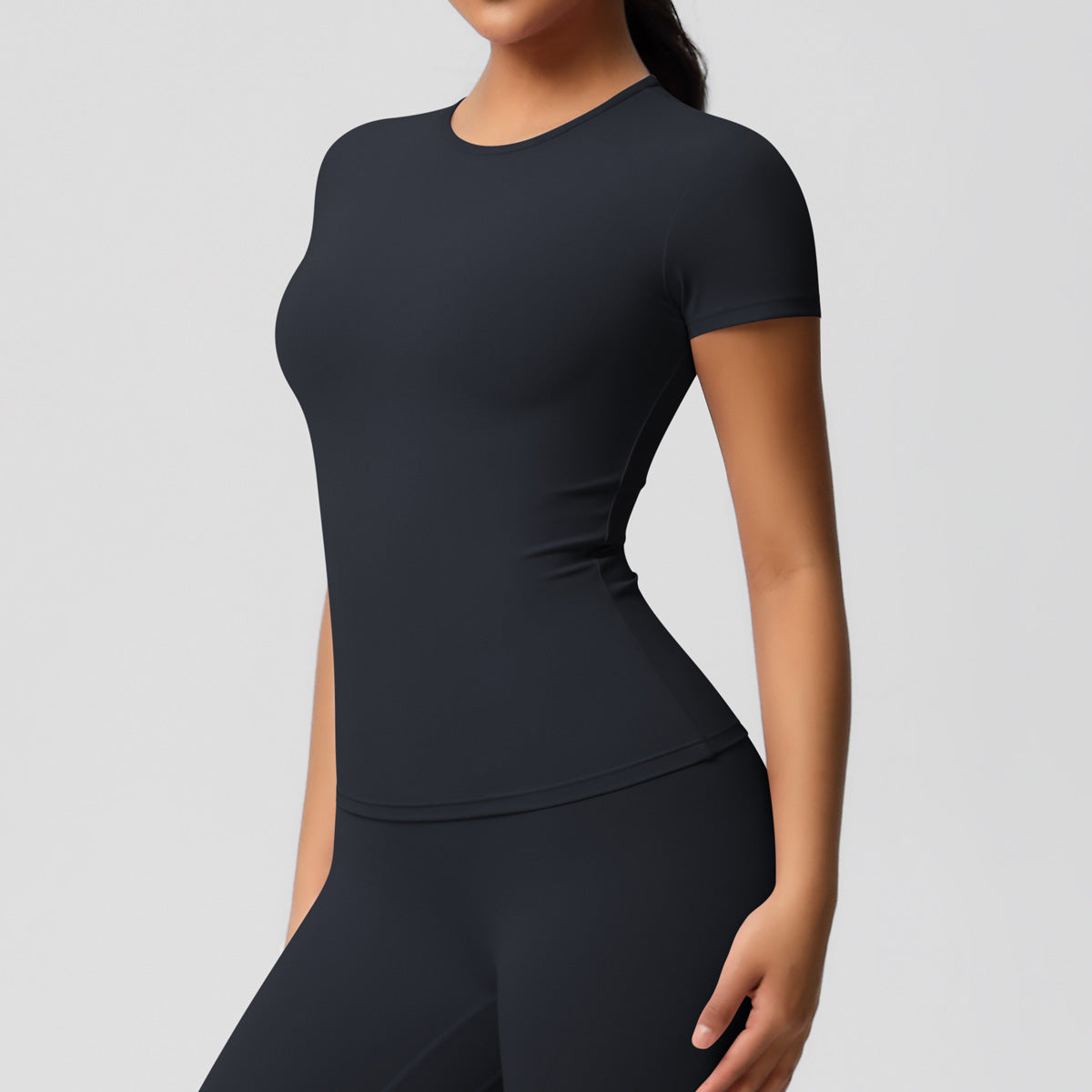 Yoga pants set for women in a solid color