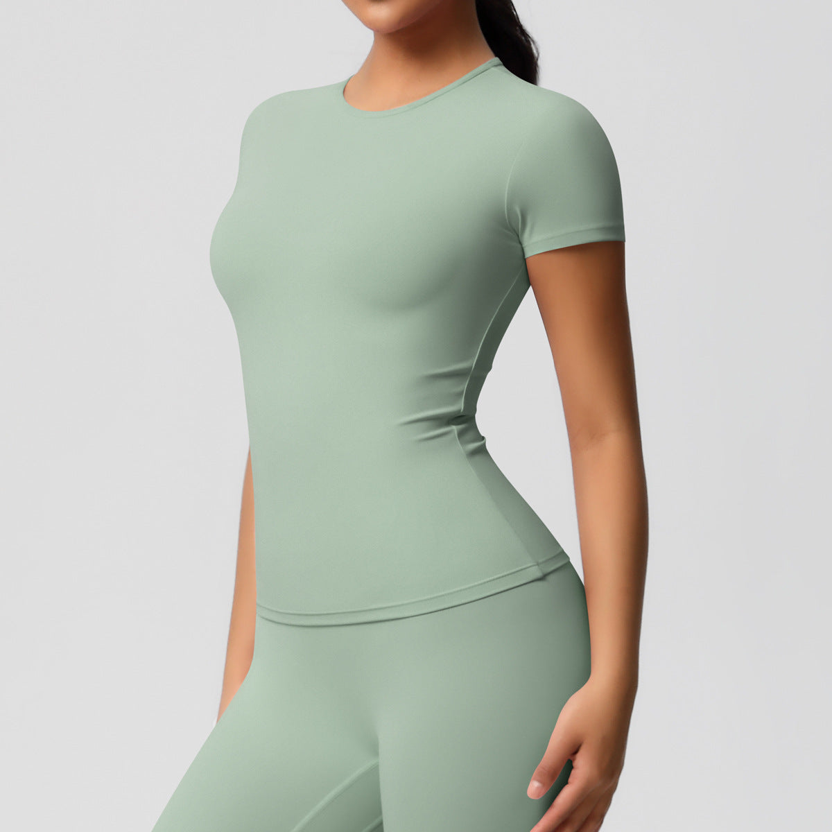 Yoga pants set for women in a solid color